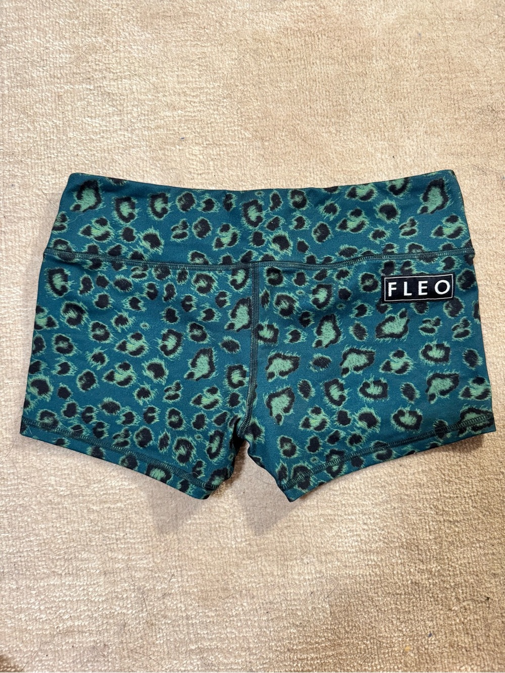 Fleo shorts medium